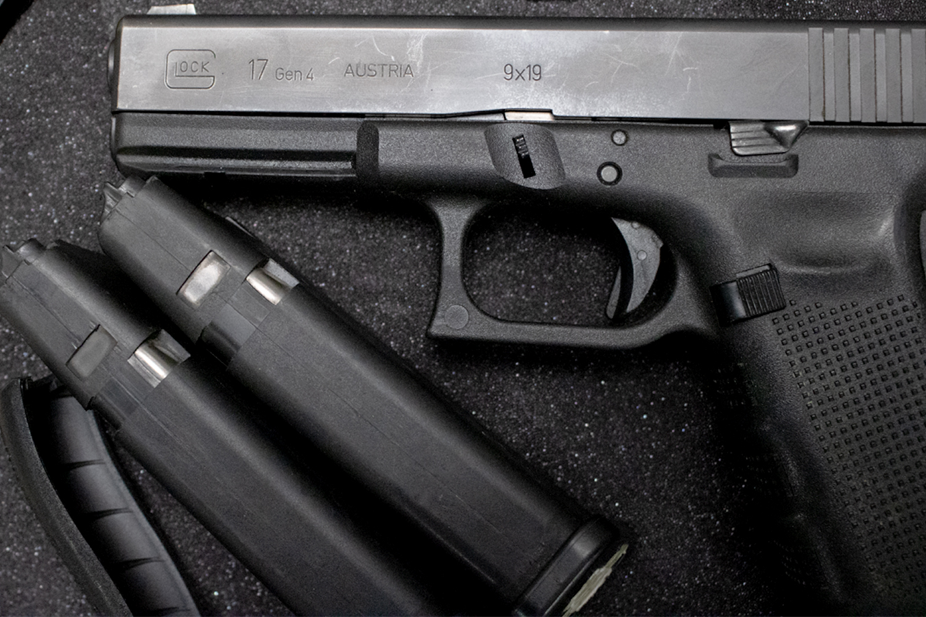 GLOCK 17 Gen4 9mm Police Trade-in Pistol with Three Magazines and Original Box